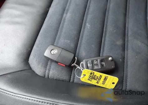 2013 Volkswagen Passat 3.6L V6 Sel Premium z USA, uszkodzony, nr VIN 1VWCM7A34DC031885